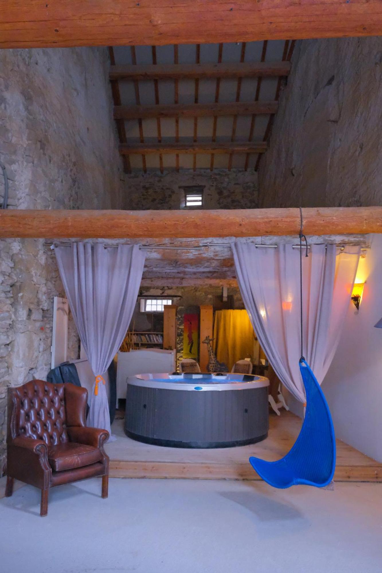 Le Gite De Sainte Valiere Piscine Et Spa Ngoại thất bức ảnh